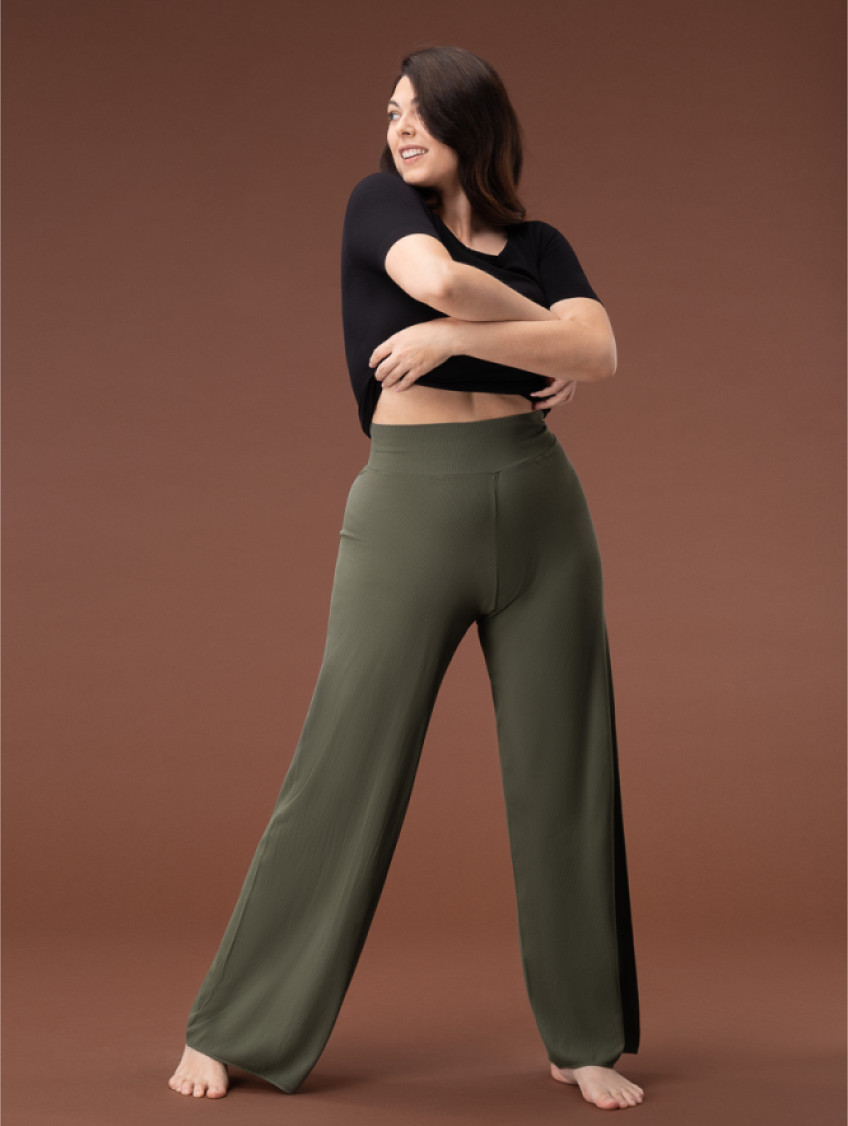 Női bordázott palazzo nadrág, bő szárú - Olíva Női bordázott palazzo nadrág, bő szárú - Olíva